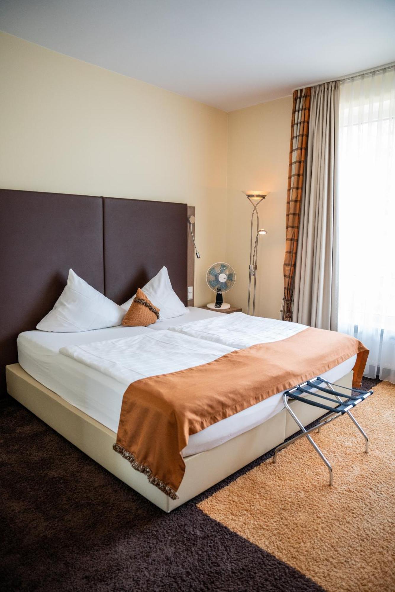 Hotel Am Schlosspark Worms Exterior photo